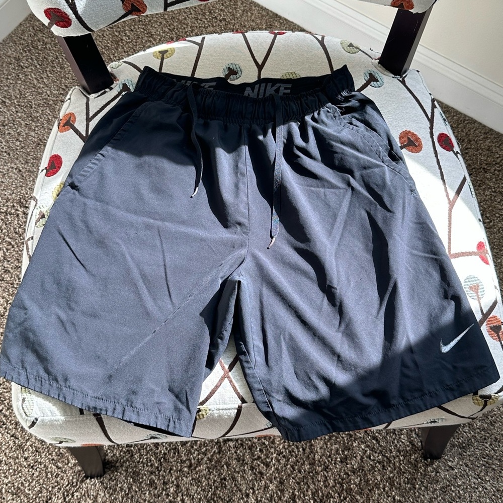 Nike Black Athletic Shorts Moisture-Wicking Elastic Waist